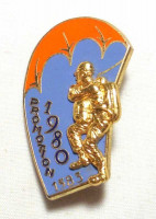 WORLD AIRBORNE & SPECIAL FORCES INSIGNIA 