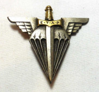 WORLD AIRBORNE & SPECIAL FORCES INSIGNIA 