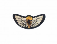 WORLD AIRBORNE & SPECIAL FORCES INSIGNIA 